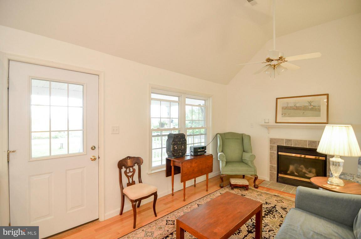 1625 Old Chapel Road Boyce, VA 22620 - Photo 7 of 11 Living Room