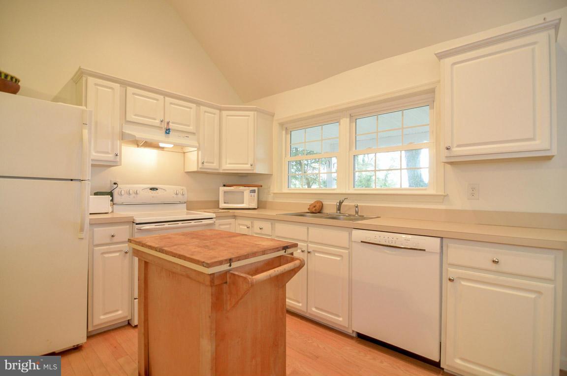 1625 Old Chapel Road Boyce, VA 22620 - Photo 8 of 11 Kitchen