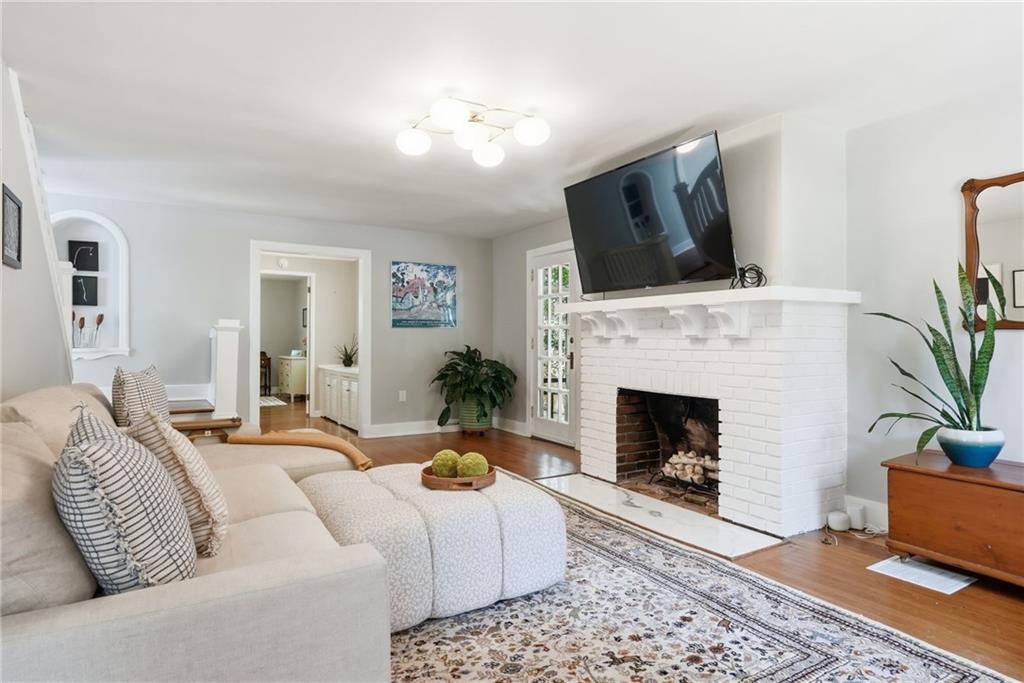 607 Delafield Road Pittsburgh, PA 15215 - Photo 4 of 44 Gallery Image 4