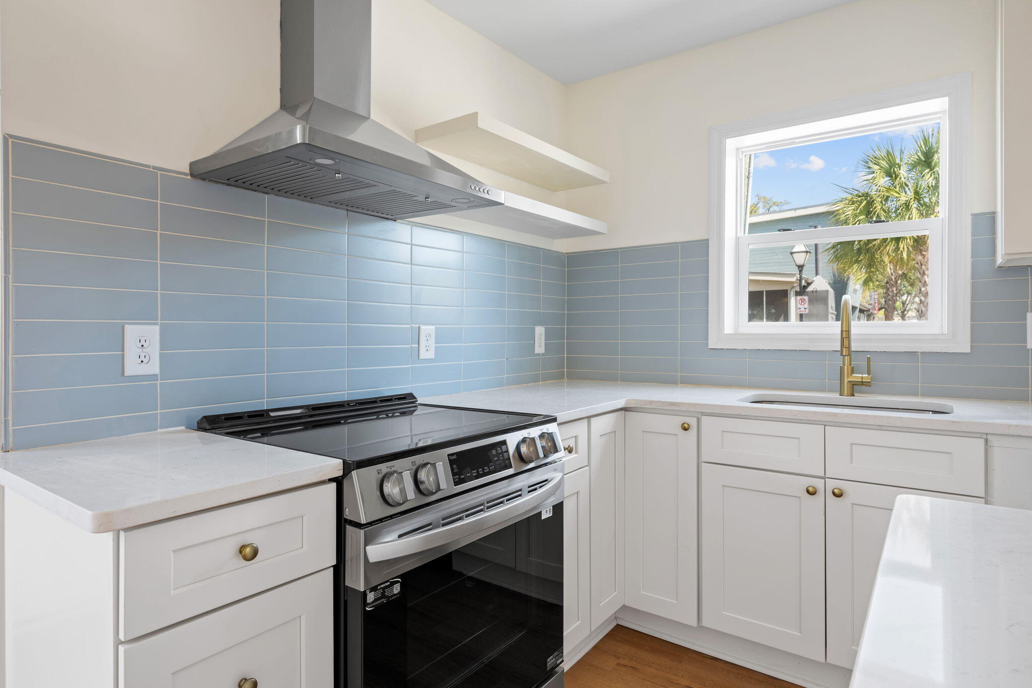 36 Isabella Street Charleston, SC 29403 - Photo 3 of 18 Quartz Countertops