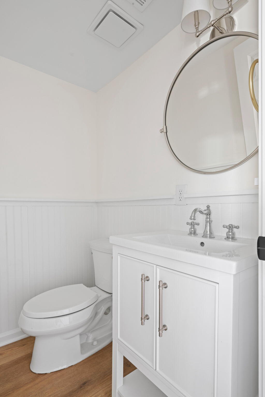 36 Isabella Street Charleston, SC 29403 - Photo 5 of 18 Half Bath