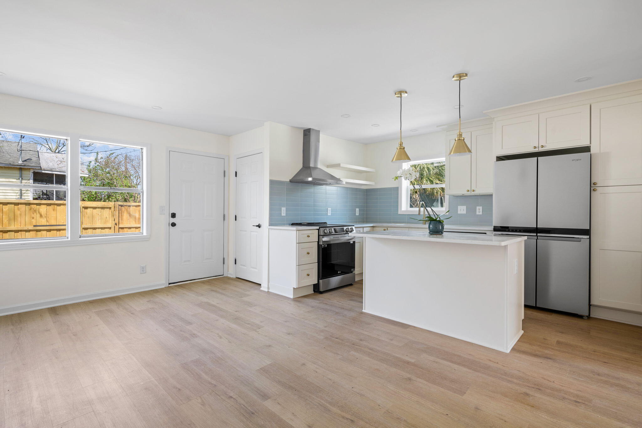 36 Isabella Street Charleston, SC 29403 - Photo 6 of 18 Eat-in Kitchen
