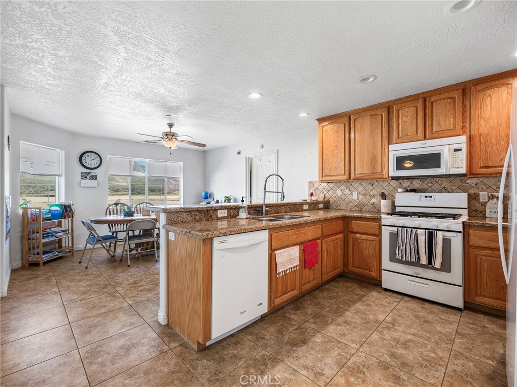 13850 Night Shade Road Apple Valley, CA 92307 - Photo 54 of 75