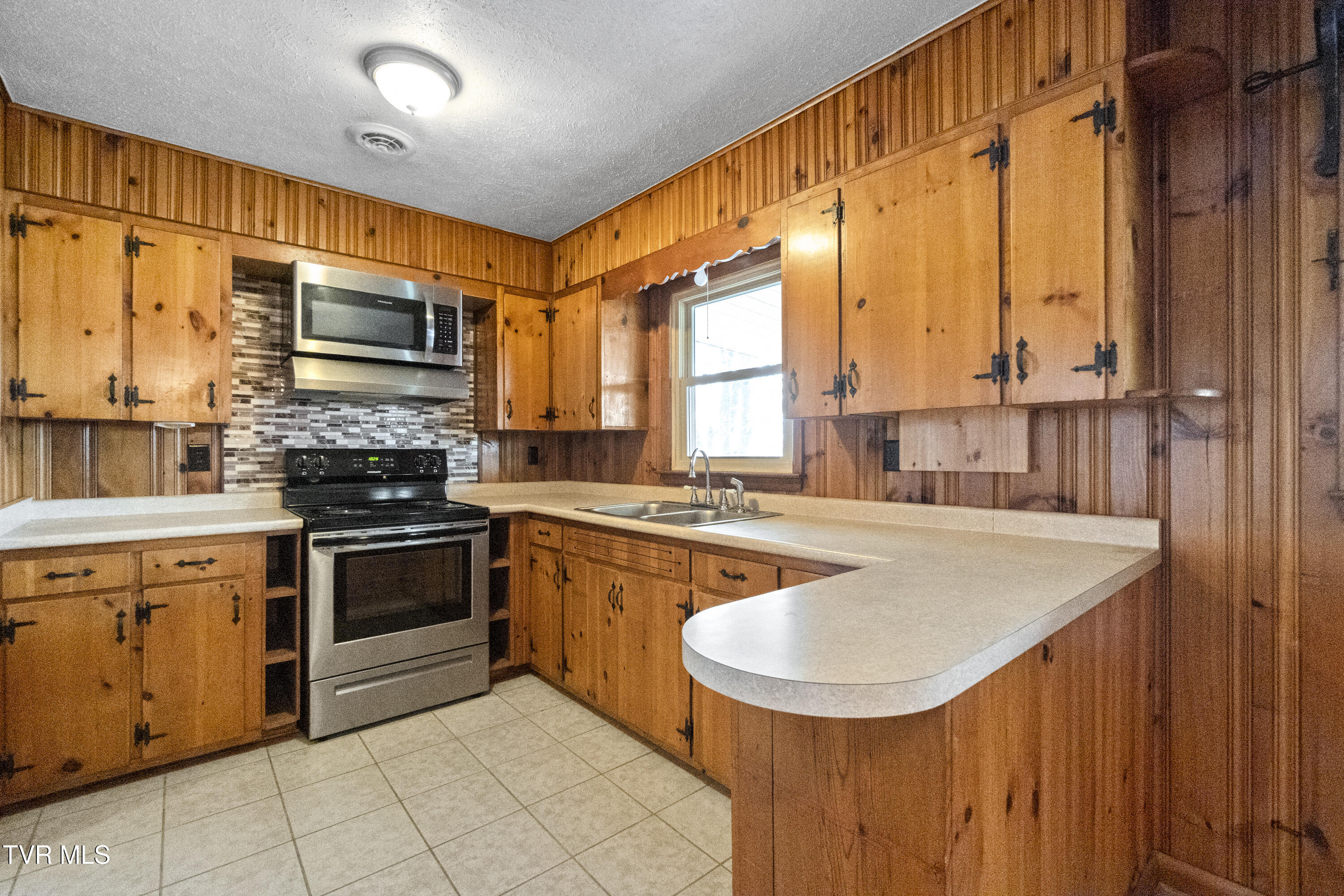 1830 Sunnyside Road Greeneville, TN 37743 - Photo 21 of 69 13