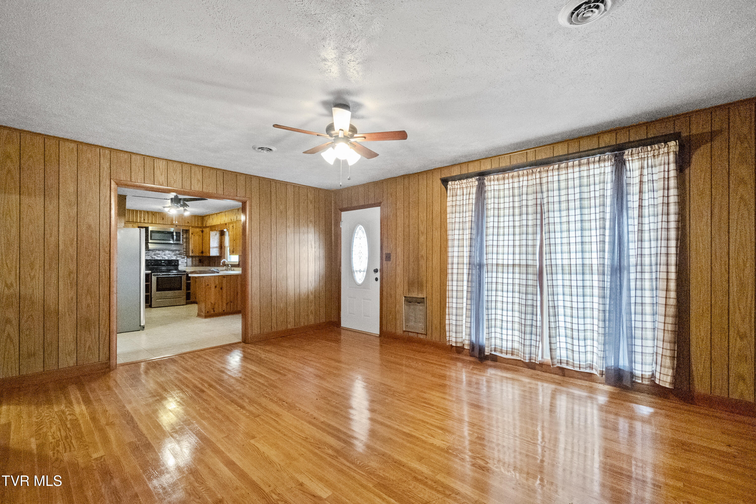 1830 Sunnyside Road Greeneville, TN 37743 - Photo 5 of 69 3