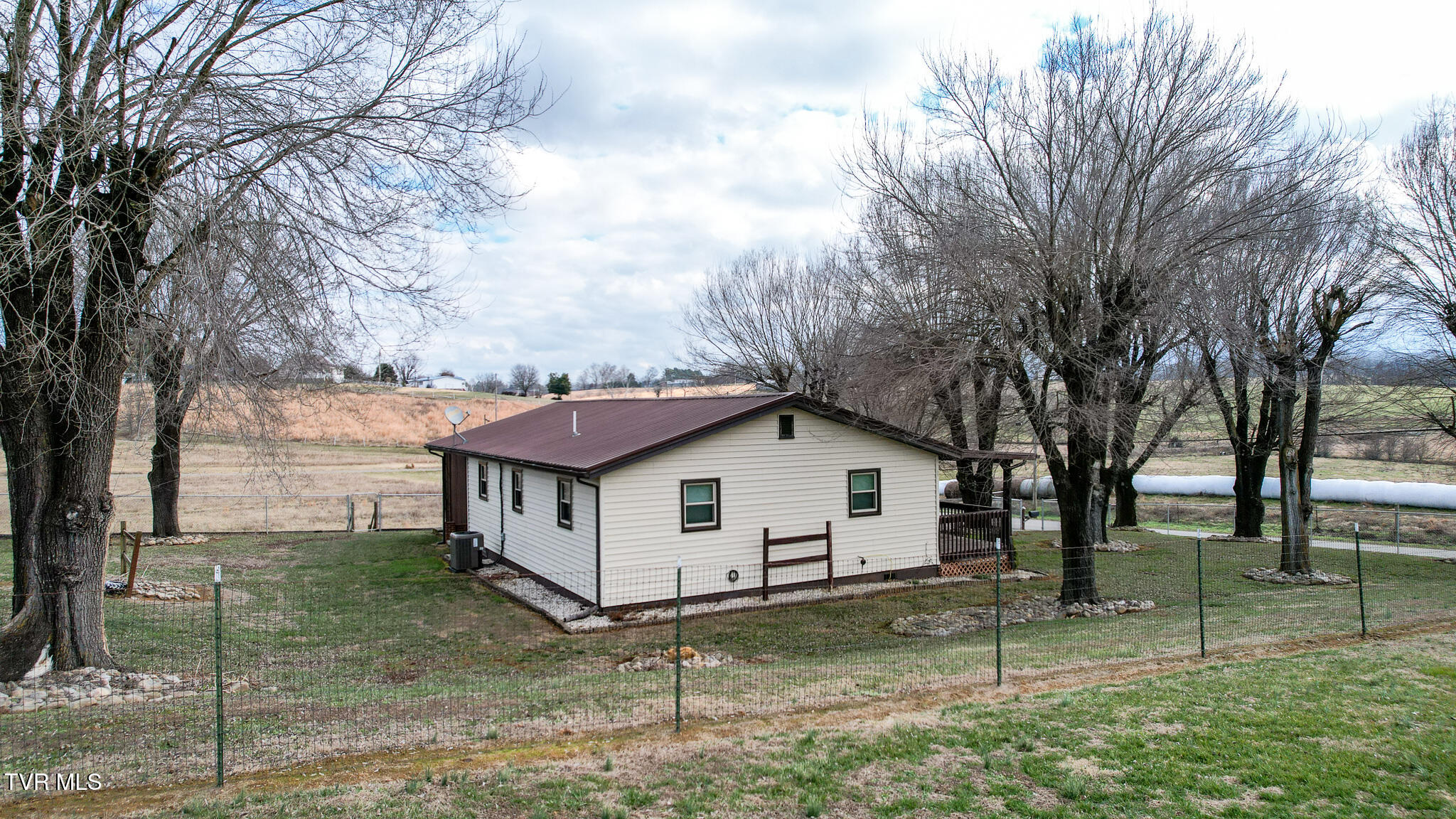 1830 Sunnyside Road Greeneville, TN 37743 - Photo 53 of 69 40
