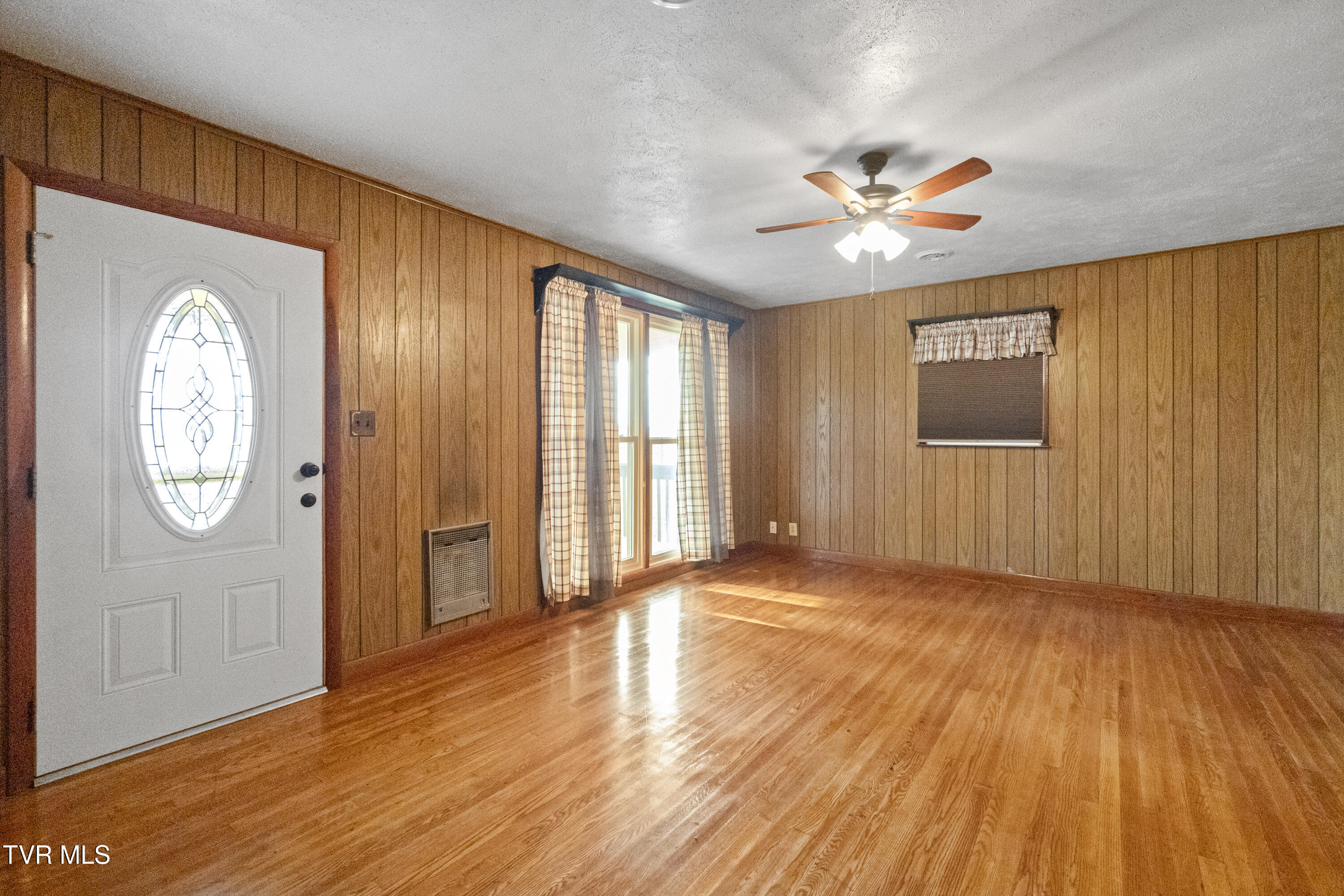1830 Sunnyside Road Greeneville, TN 37743 - Photo 8 of 69 5