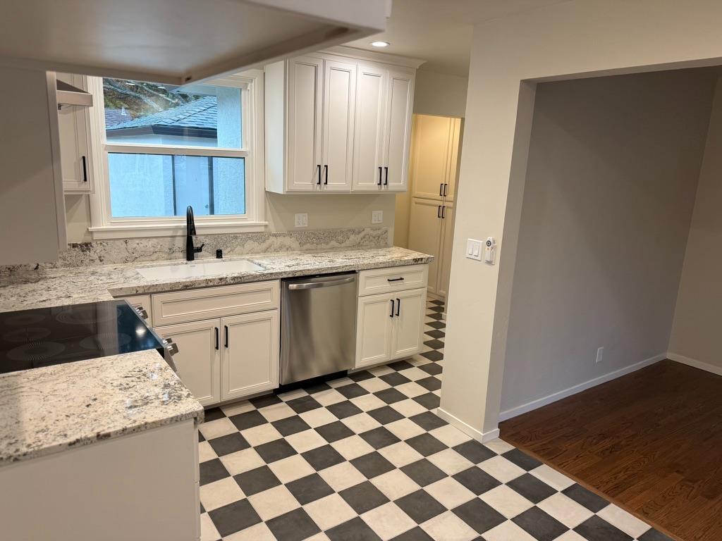 52 Coloma Way Sacramento, CA 95819 - Photo 12 of 47