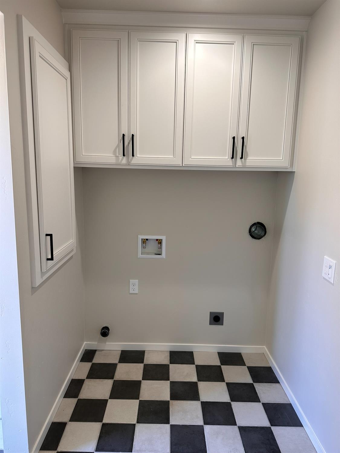 52 Coloma Way Sacramento, CA 95819 - Photo 20 of 47 Indoor laundry area off the kitchen