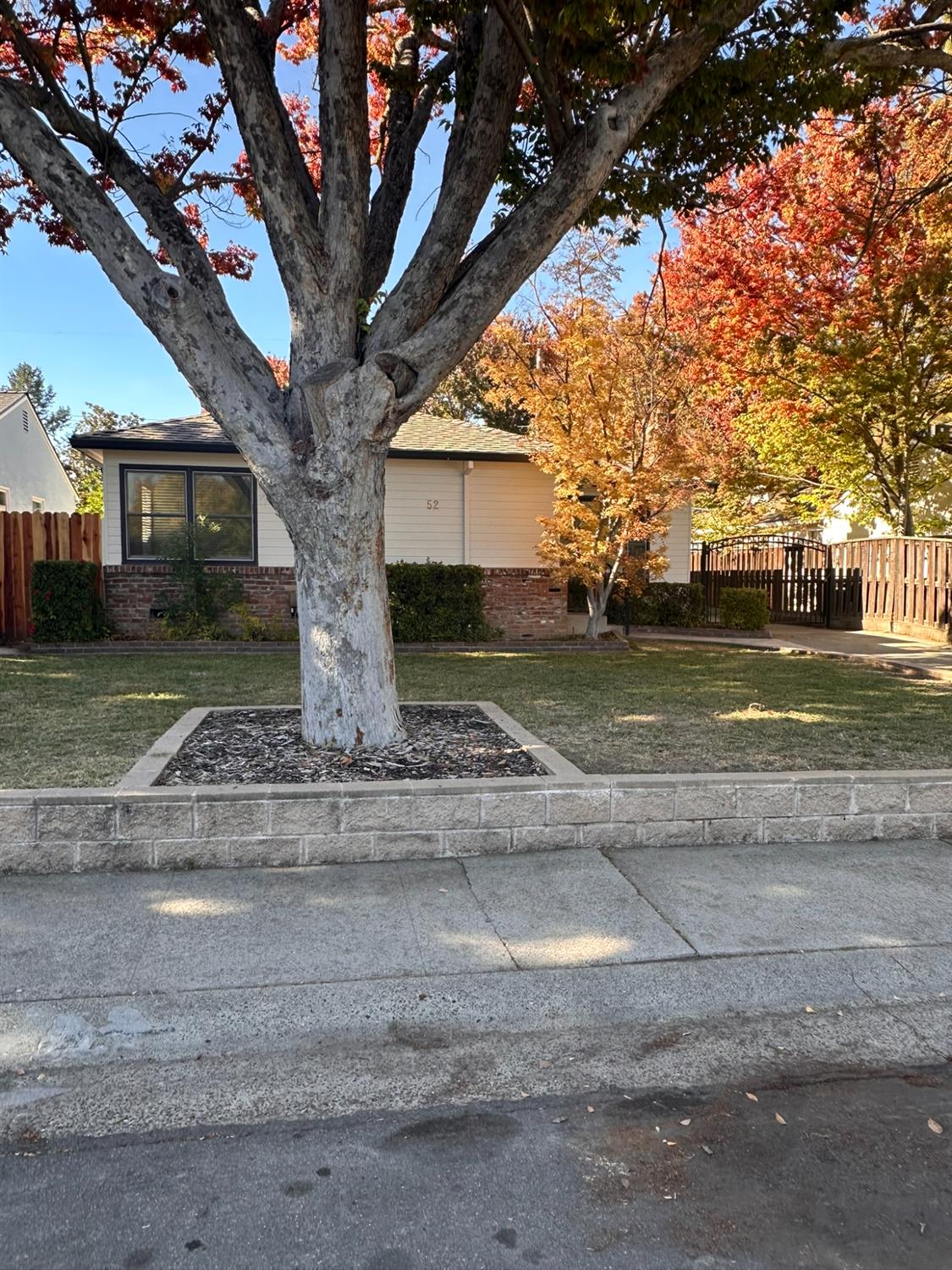 52 Coloma Way Sacramento, CA 95819 - Photo 4 of 47