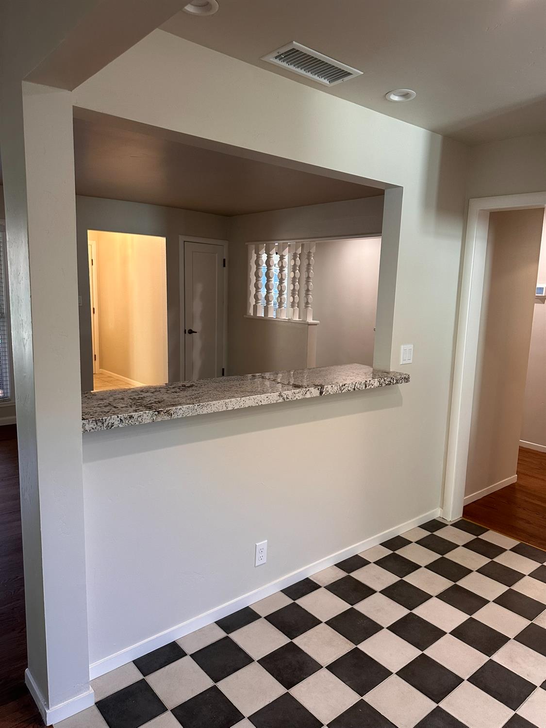 52 Coloma Way Sacramento, CA 95819 - Photo 10 of 47 Breakfast bar