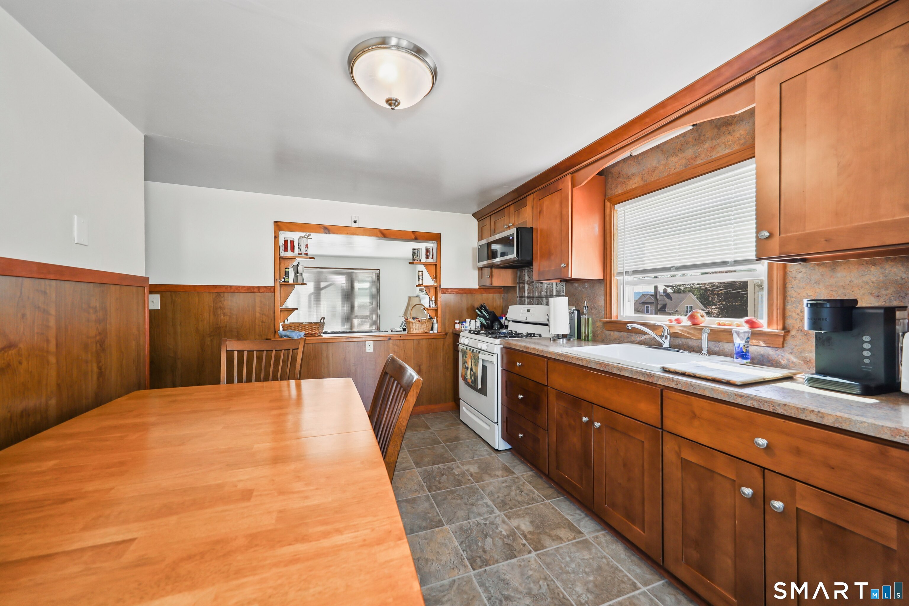88 Carver Street Waterbury, CT 06708 - Photo 9 of 35 Gallery Image 9