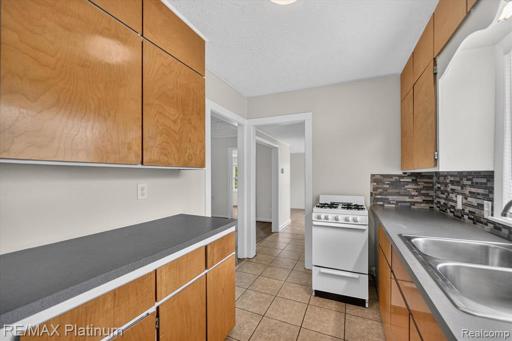 501 Kaiser Road Gregory, MI 48137 - Photo 12 of 27