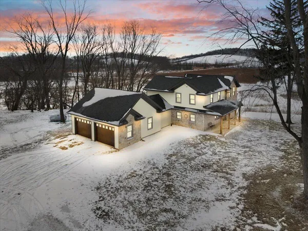 $849,900 | W3940 Campbell Drive, Ashford, WI 53010