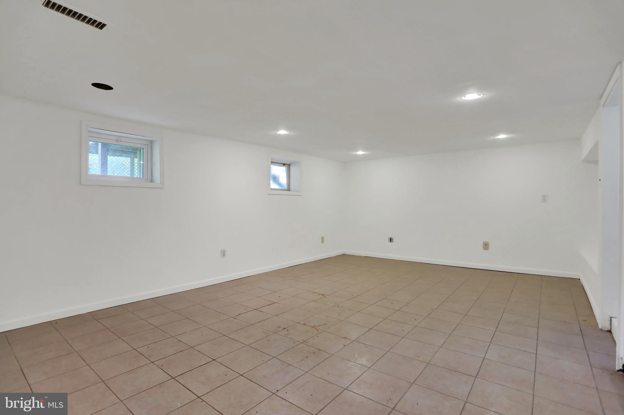 7810 Boston Avenue Silver Spring, MD 20910 - Photo 38 of 47 Basement common area