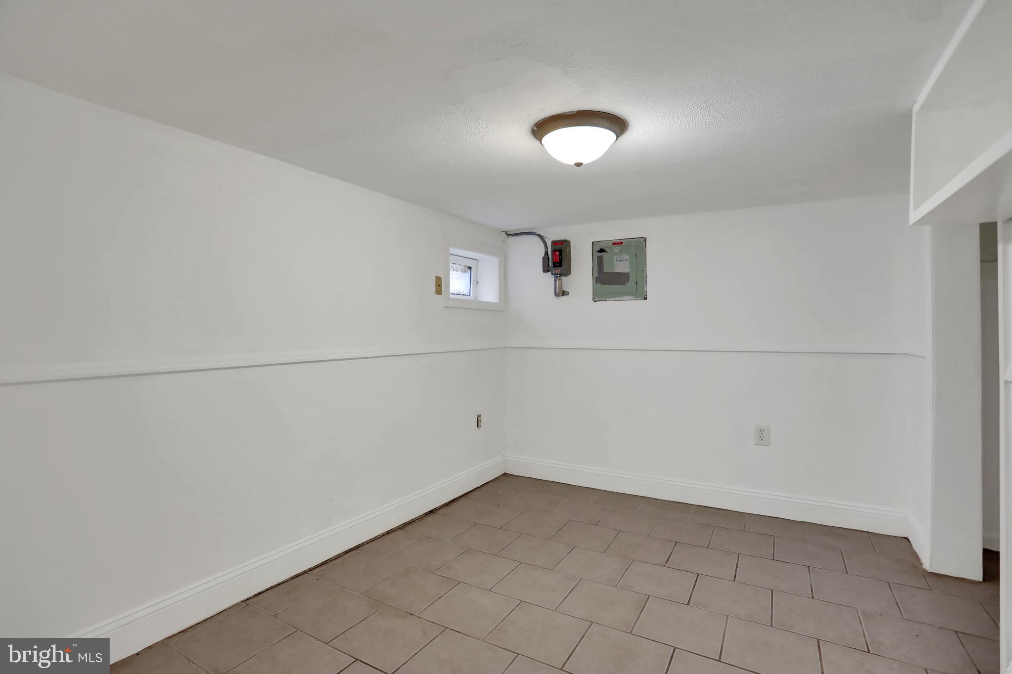 7810 Boston Avenue Silver Spring, MD 20910 - Photo 42 of 47 Basement backroom