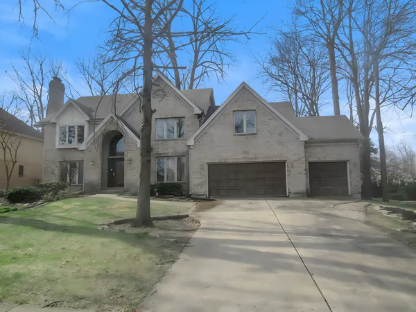 $699,900 | 2905 Royal Fox Drive, St. Charles, IL 60174