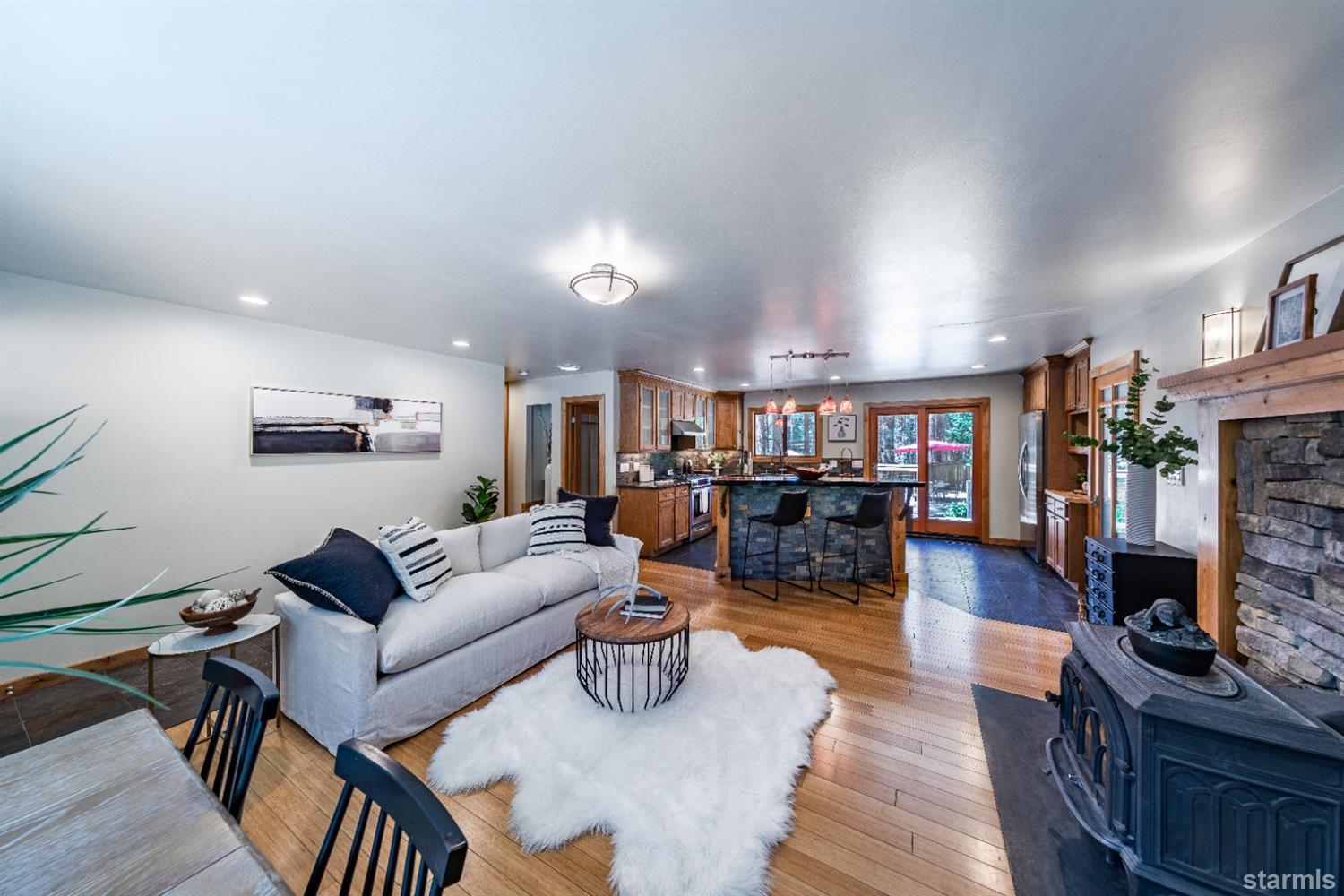 3540 Ralph Drive South Lake Tahoe, CA 96150 - Photo 8 of 25