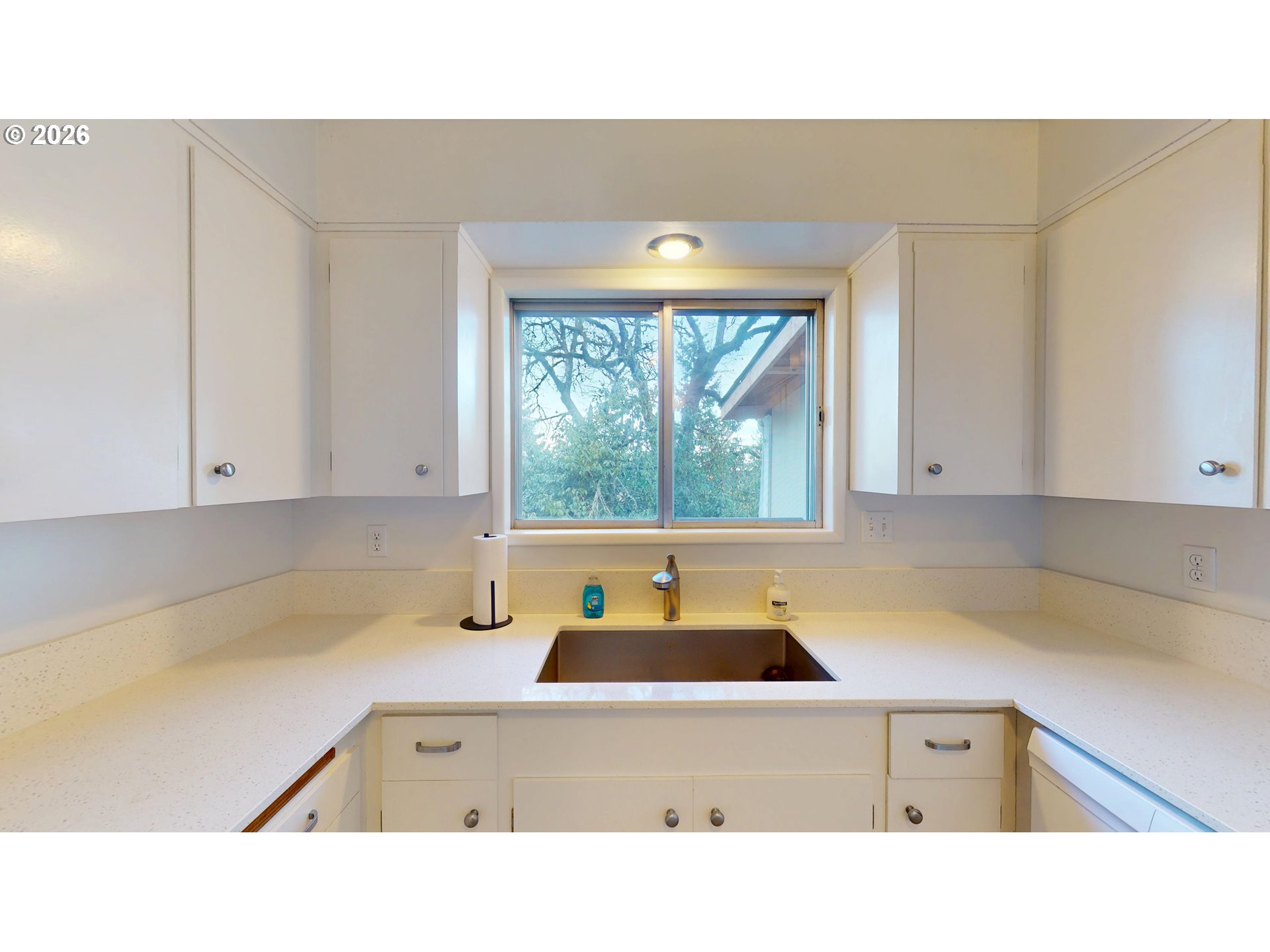 2145 Webb Street West Linn, OR 97068 - Photo 9 of 46 a bathroom with a sink and a bathtub