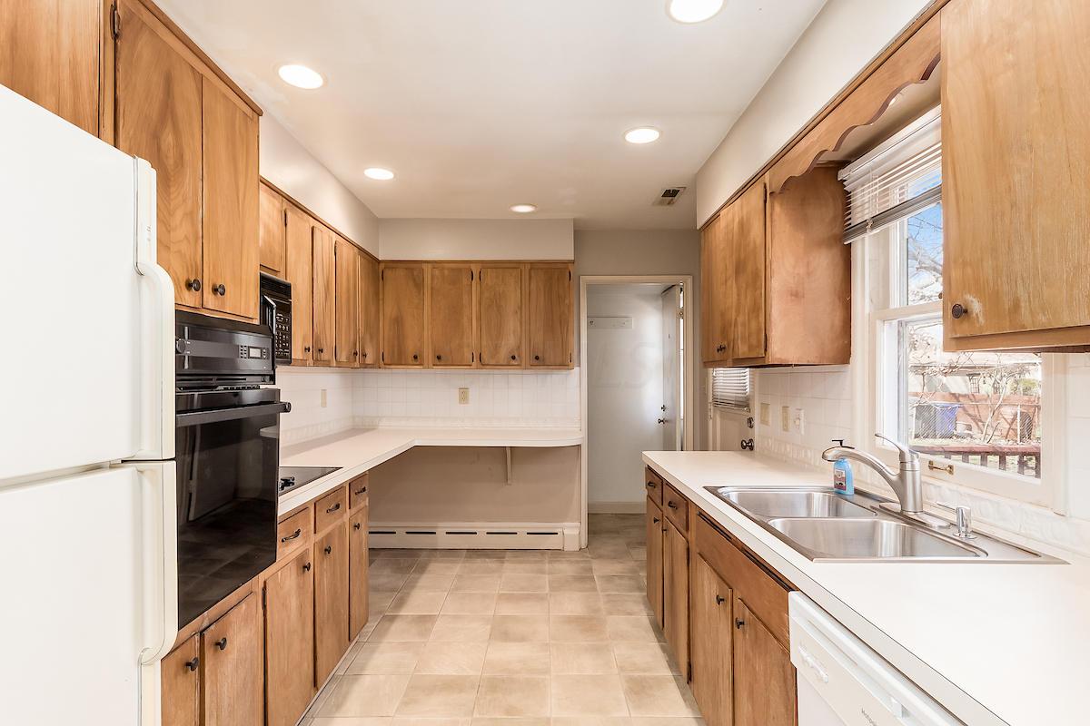 1918 Langham Road Columbus, OH 43221 - Photo 8 of 38