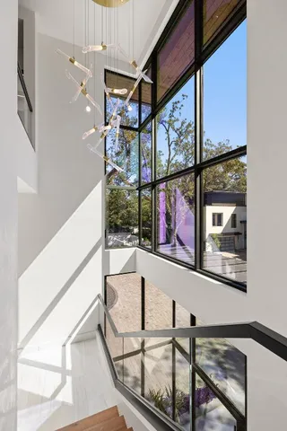 a view of roof with a yard