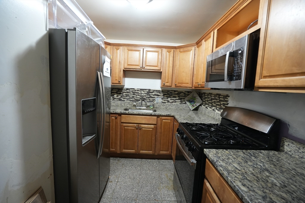 81 High Street, Unit 27 Amesbury, MA 01913 - Photo 8 of 23