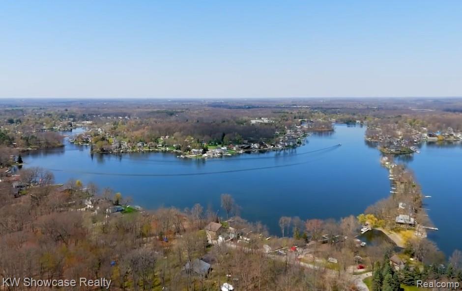 6354 Bennett Lake Road Fenton, MI 48430 - Photo 8 of 41