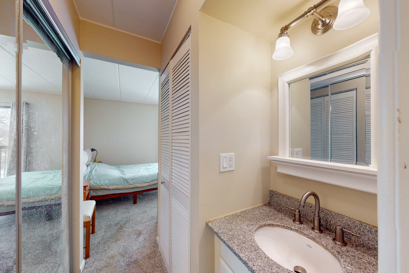 6443 Clarendon Hills Road, Unit 411K Willowbrook, IL 60527 - Photo 14 of 28