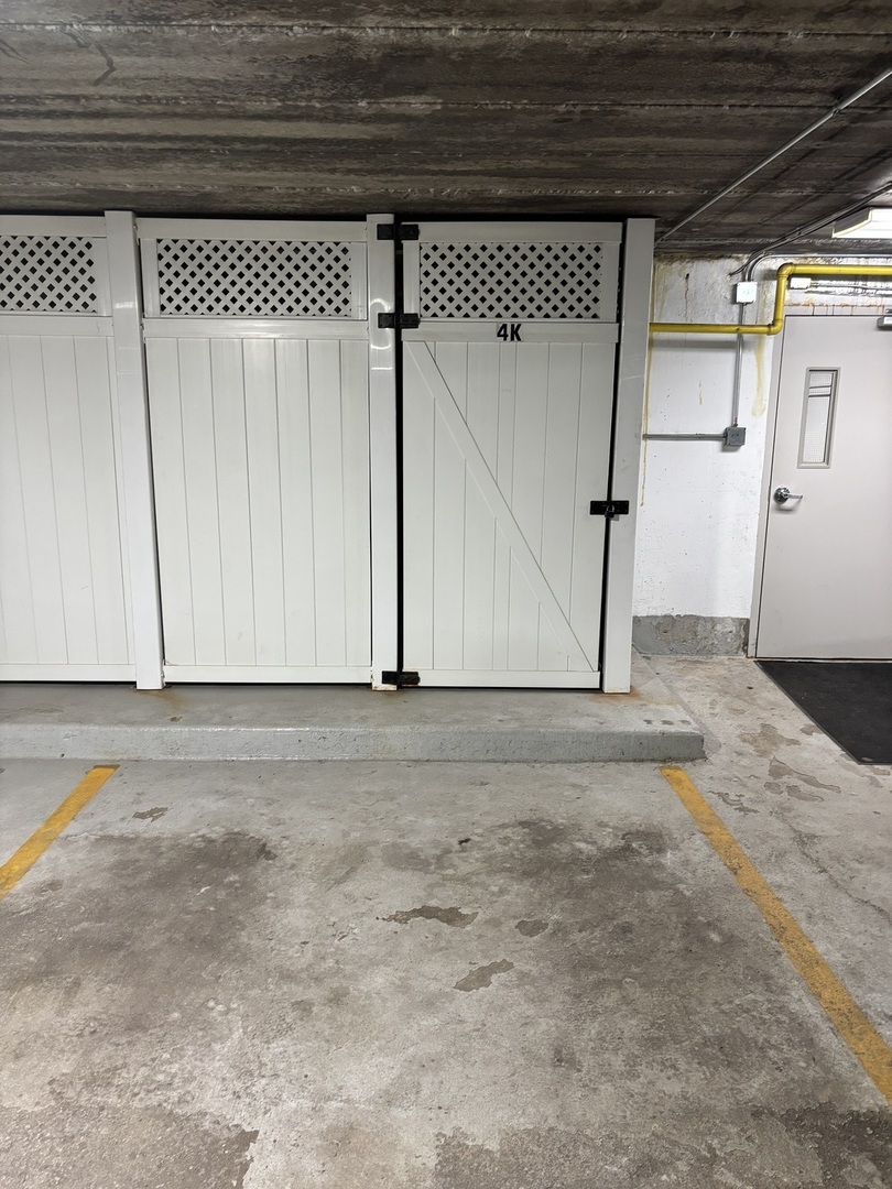 6443 Clarendon Hills Road, Unit 411K Willowbrook, IL 60527 - Photo 25 of 28