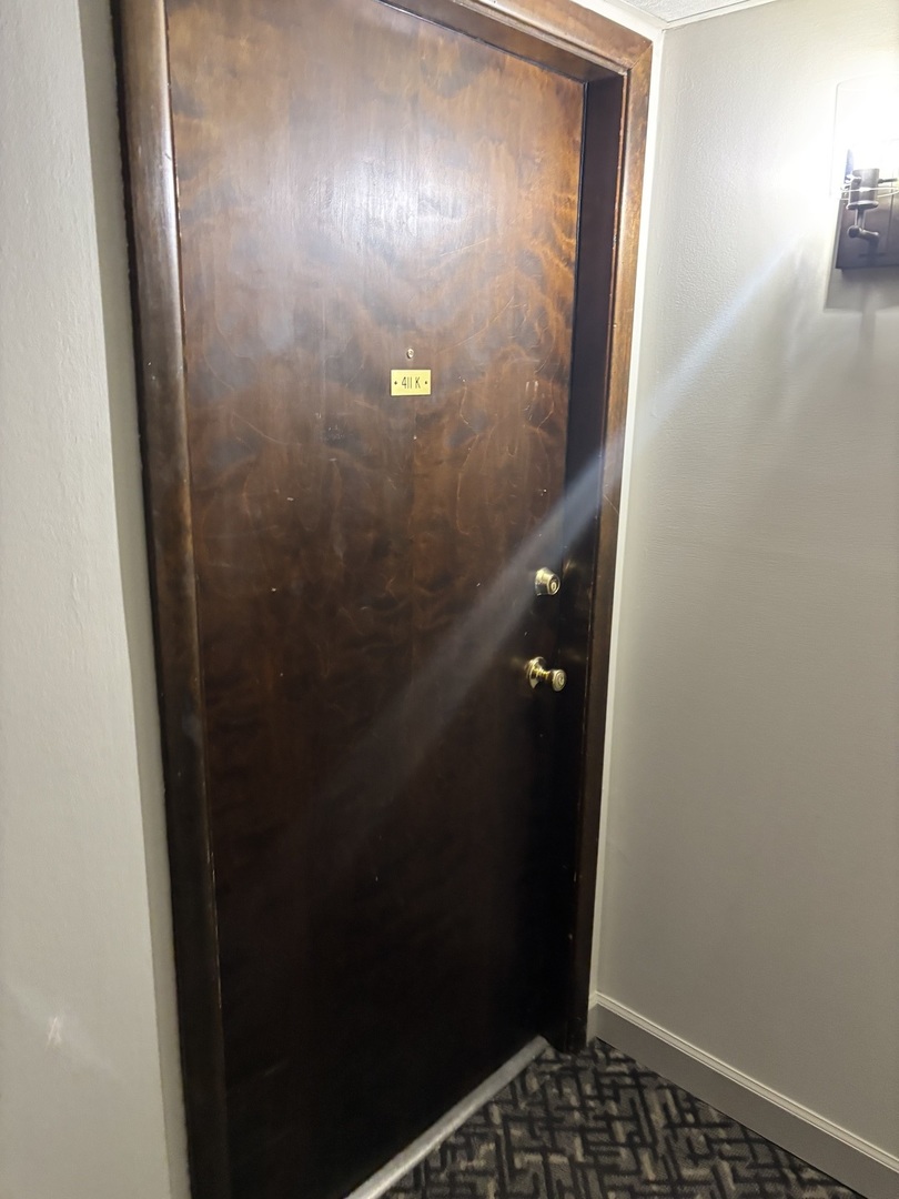 6443 Clarendon Hills Road, Unit 411K Willowbrook, IL 60527 - Photo 3 of 28