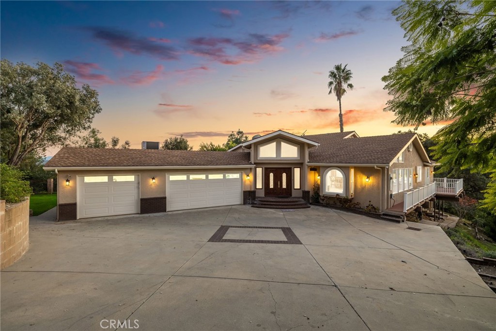 a view of a house with a outdoor space
