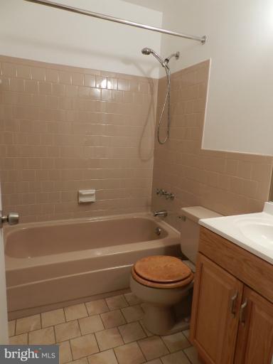 6744 Fox Meadow Road Baltimore, MD 21207 - Photo 8 of 13 Bath