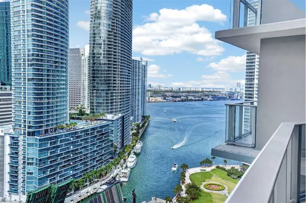 $5,500 | 77 Southeast 5th Street, Unit 2705, Miami, FL 33131