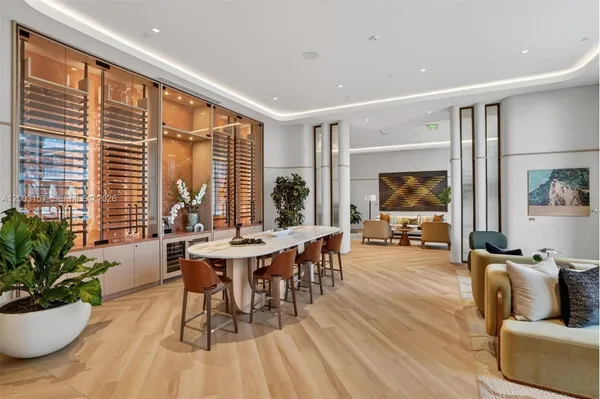 $5,500 | 77 Southeast 5th Street, Unit 2705, Miami, FL 33131