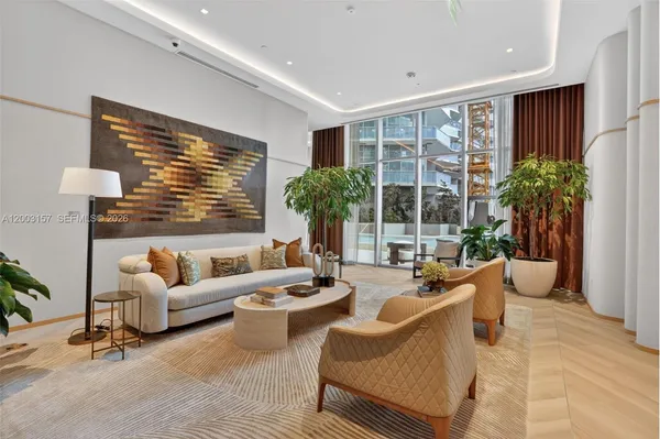 $5,500 | 77 Southeast 5th Street, Unit 2705, Miami, FL 33131