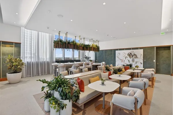 $5,500 | 77 Southeast 5th Street, Unit 2705, Miami, FL 33131