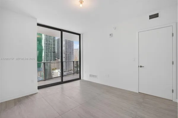 $5,500 | 77 Southeast 5th Street, Unit 2705, Miami, FL 33131
