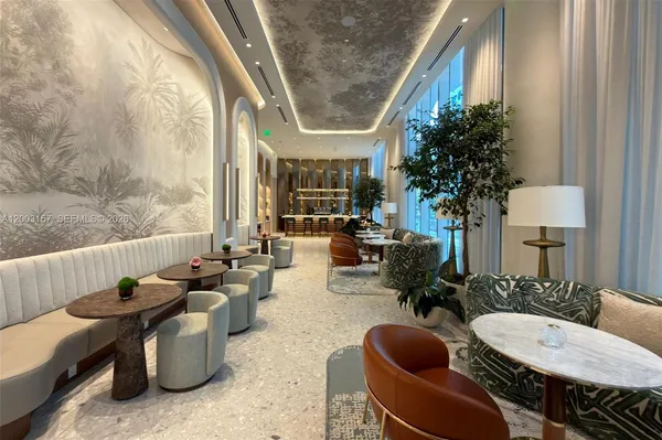 $5,500 | 77 Southeast 5th Street, Unit 2705, Miami, FL 33131