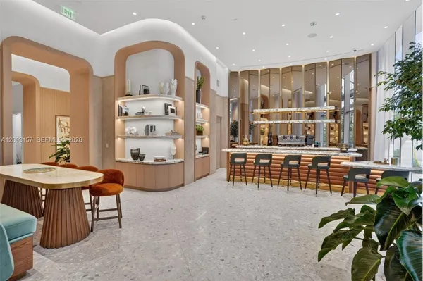 $5,500 | 77 Southeast 5th Street, Unit 2705, Miami, FL 33131