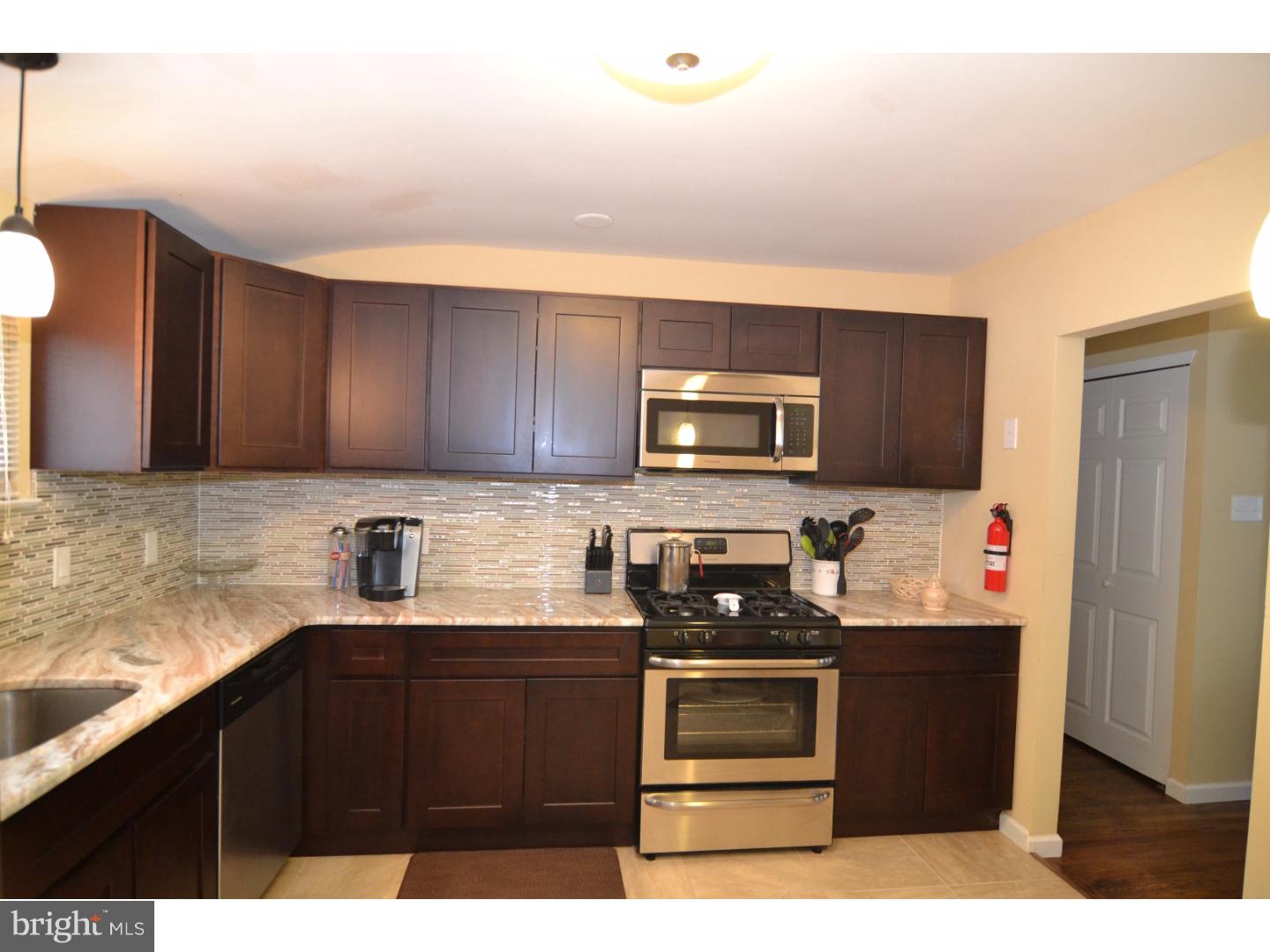 211 Green Ridge Road Voorhees, NJ 08043 - Photo 6 of 14