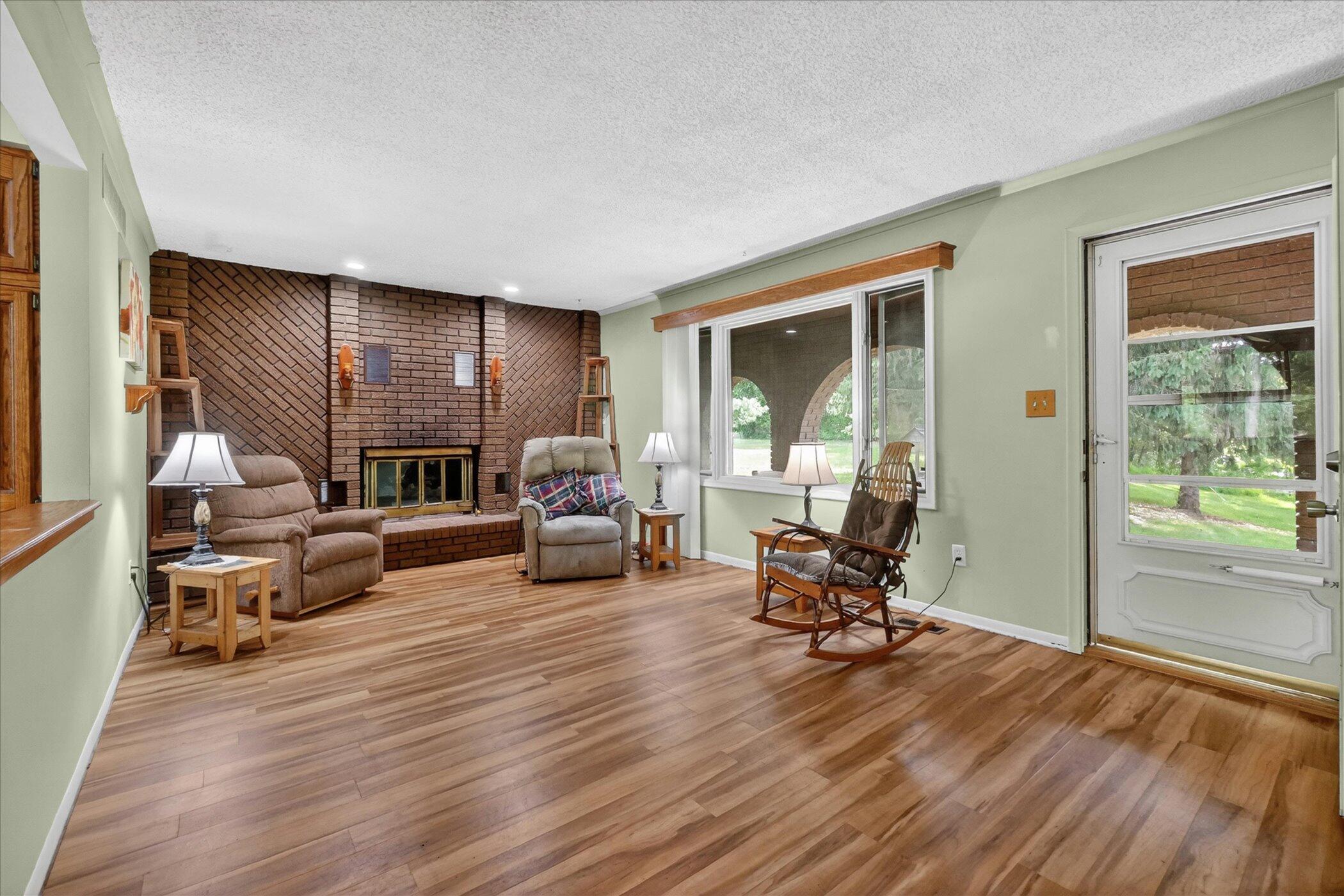 2717 Fishbeck Road Howell, MI 48843 - Photo 11 of 71 11-2717-Fishbeck-Rd-Howell-WindowStill