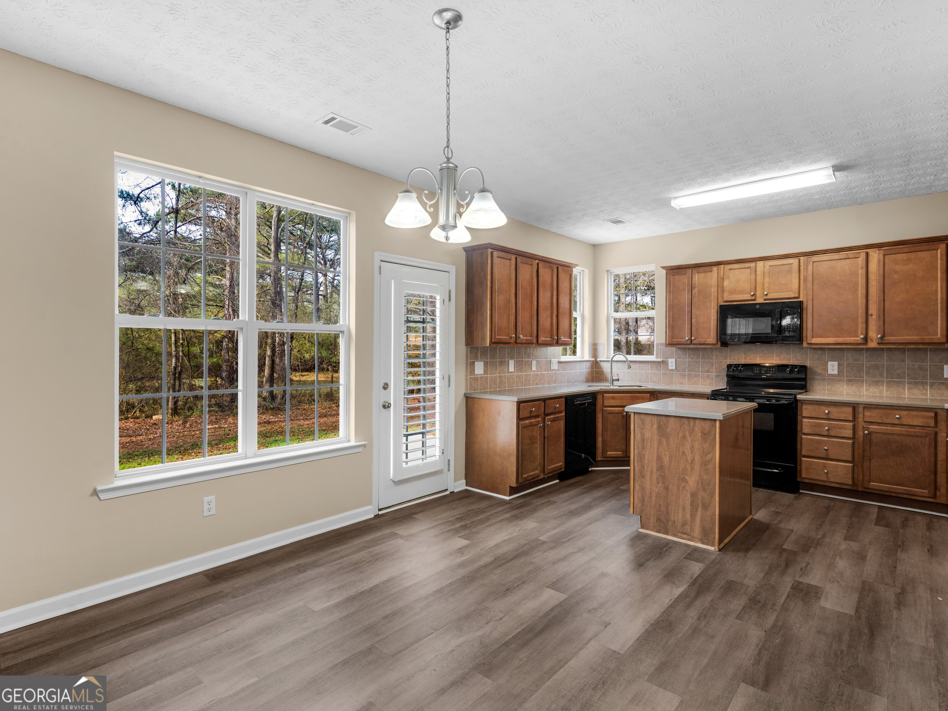 965 Navaho Trail Monroe, GA 30655 - Photo 15 of 59