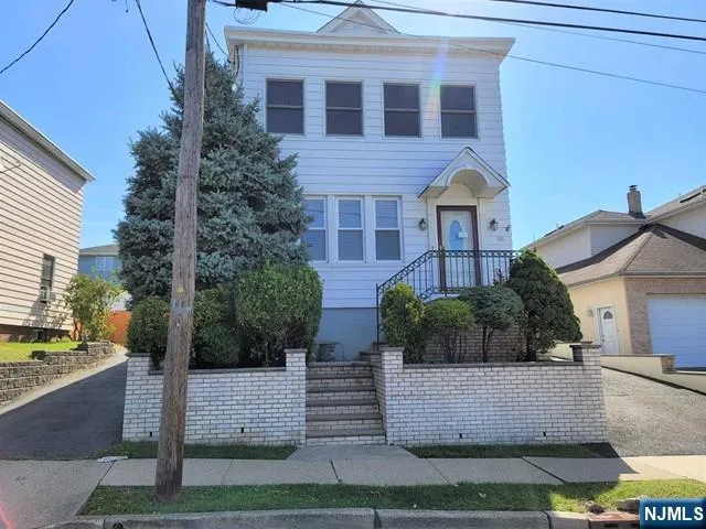 $2,100 | 551 Washington Street, Unit 2, Carlstadt, NJ 07072