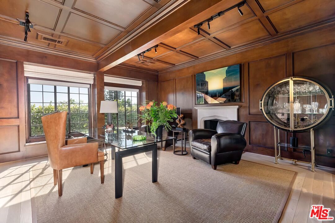 1075 Wallace Ridge Beverly Hills, CA 90210 - Photo 13 of 46