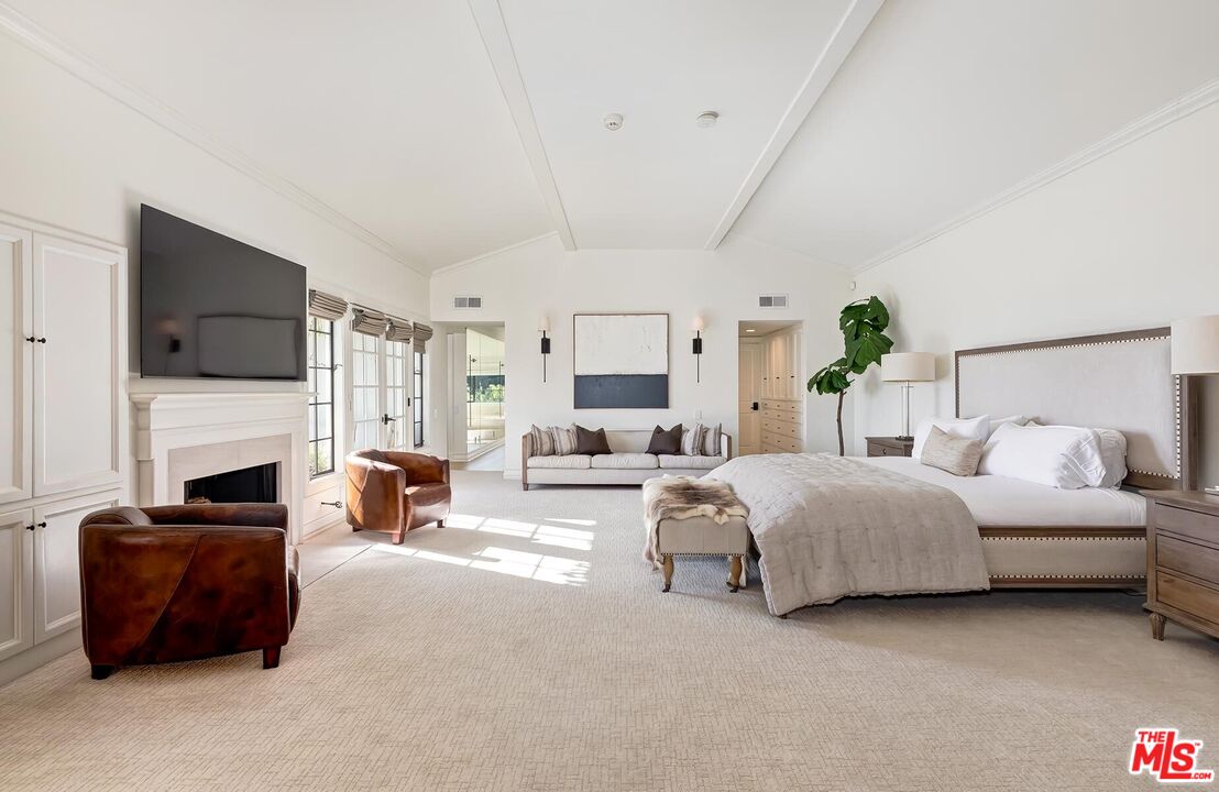 1075 Wallace Ridge Beverly Hills, CA 90210 - Photo 17 of 46