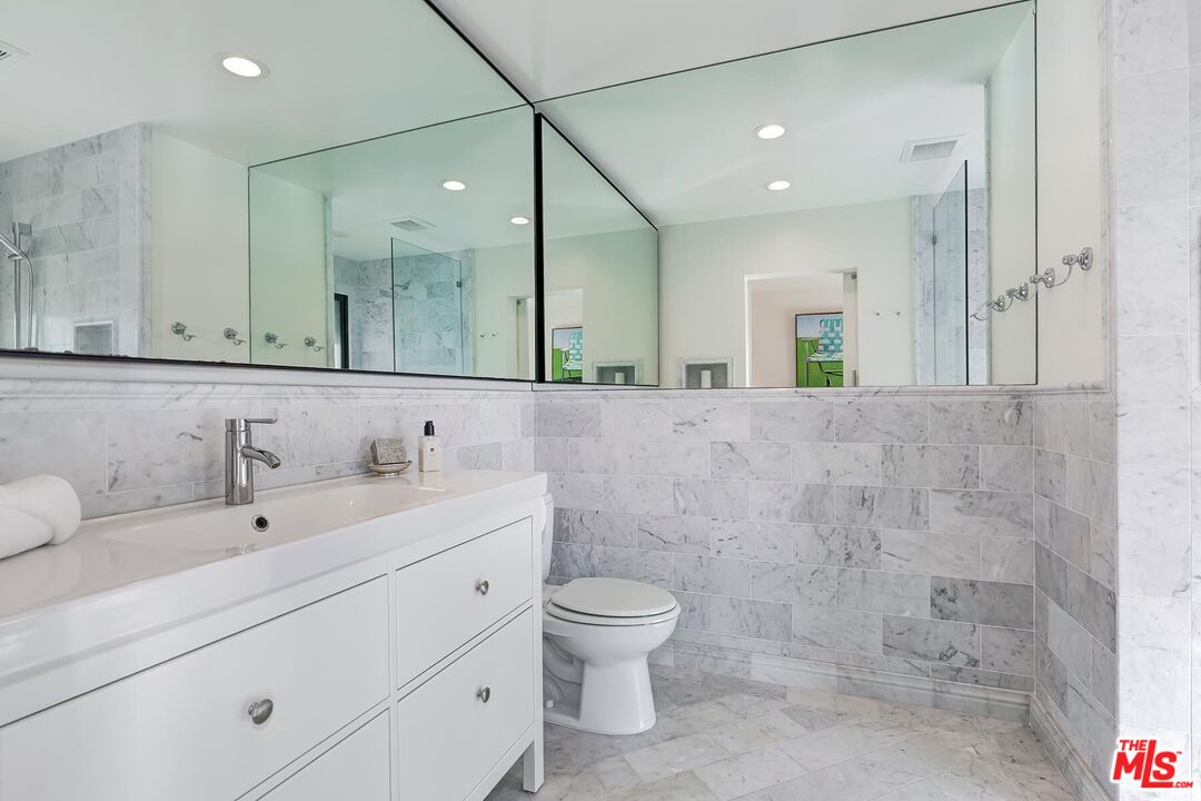 1075 Wallace Ridge Beverly Hills, CA 90210 - Photo 30 of 46