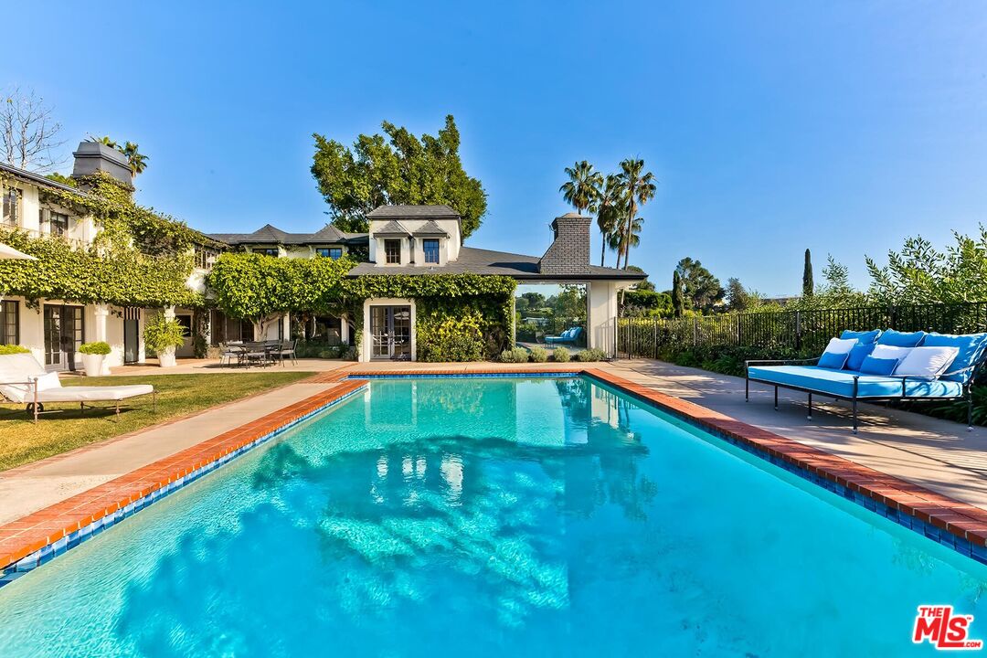 1075 Wallace Ridge Beverly Hills, CA 90210 - Photo 37 of 46