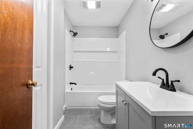 $334,900 | 373 Collinsville Road, Farmington, CT 06085