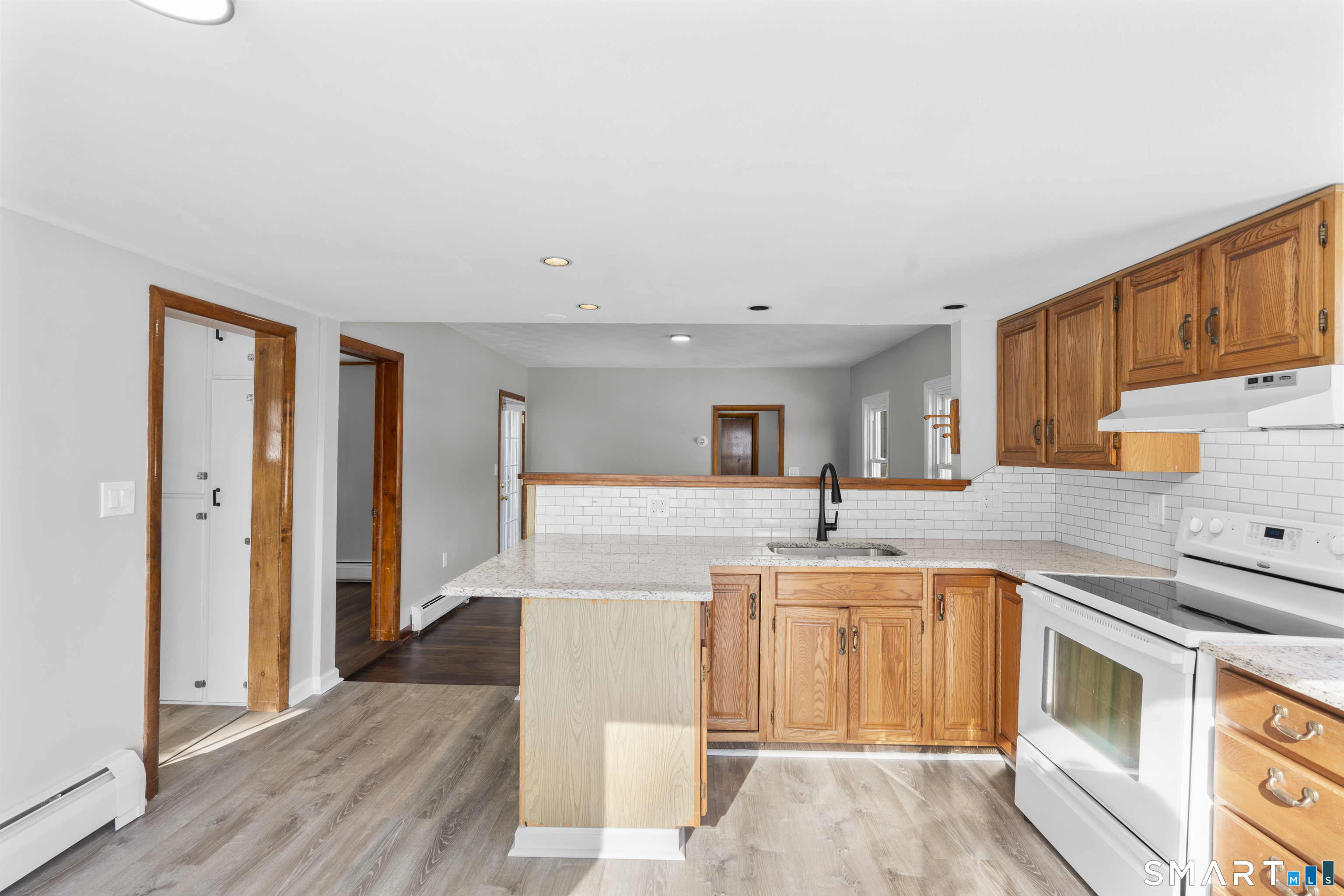 373 Collinsville Road Farmington, CT 06085 - Photo 6 of 29