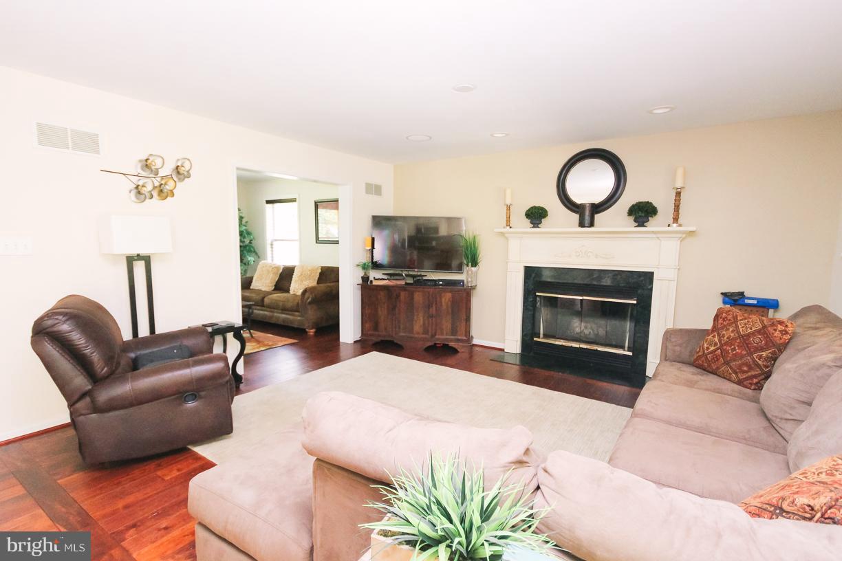 2585 Ebbvale Road Manchester, MD 21102 - Photo 11 of 25 Family Room